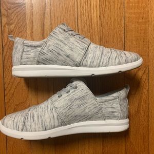 TOMS sneaker, size 8.5